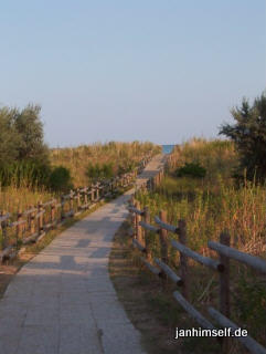 Weg zum Meer an der Adria